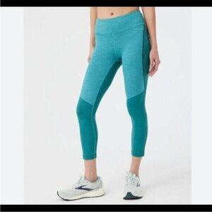 Outdoor Voices Leggings - green colorblock high waisted cropped active